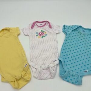 Gerber Baby Girl Onesie Set of 3 Sz 3-6 Months